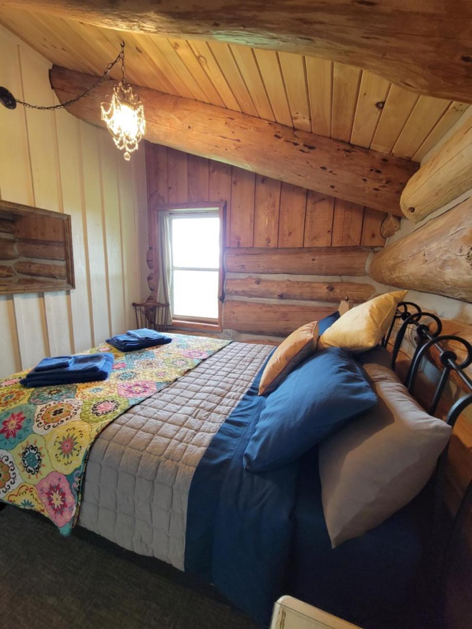 Firefly Creek Lodge Livonia Екстериор снимка