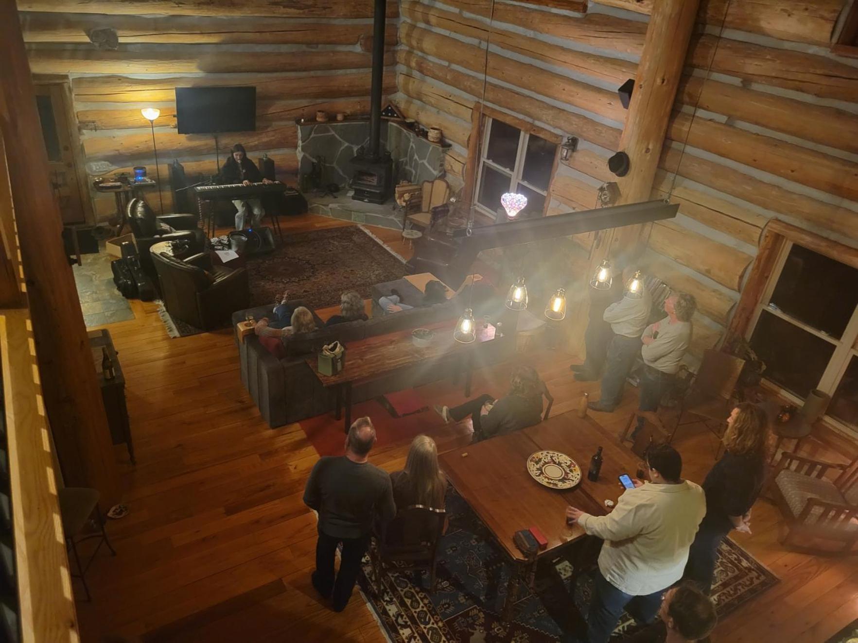 Firefly Creek Lodge Livonia Екстериор снимка